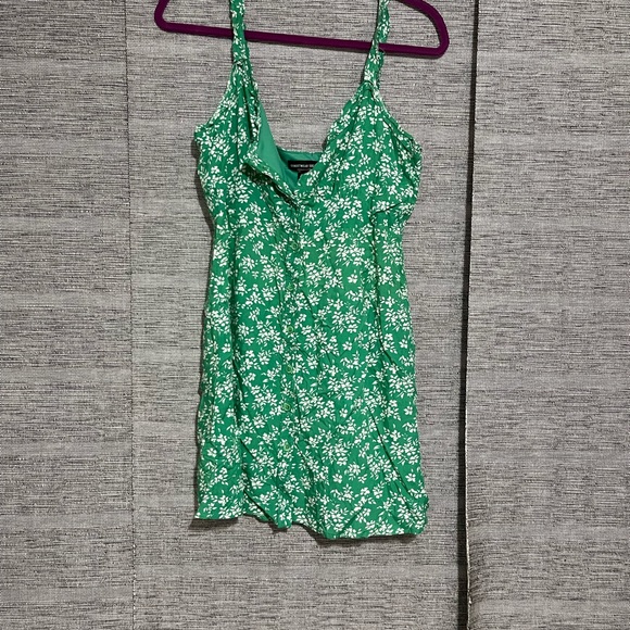 Green/White Floral Print Mini Dress - Picture 2 of 8